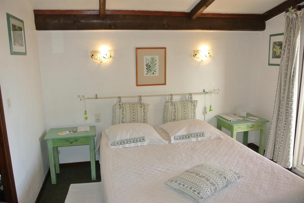 Bed and Breakfast La Vieille Bastide Flayosc Exterior foto