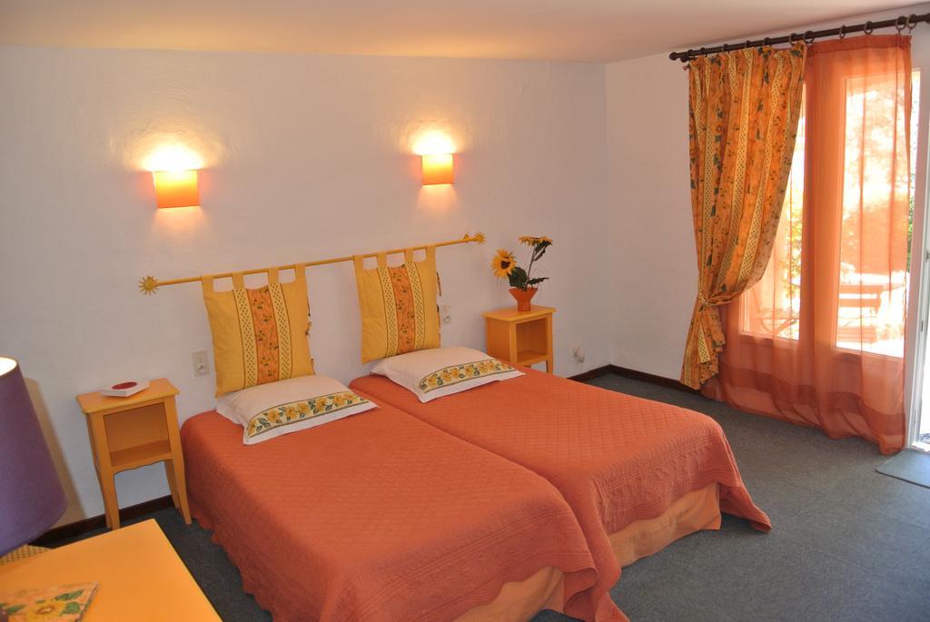Bed and Breakfast La Vieille Bastide Flayosc Exterior foto