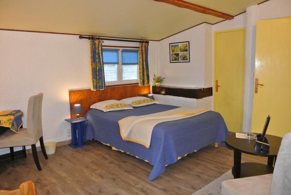 Bed and Breakfast La Vieille Bastide Flayosc Exterior foto