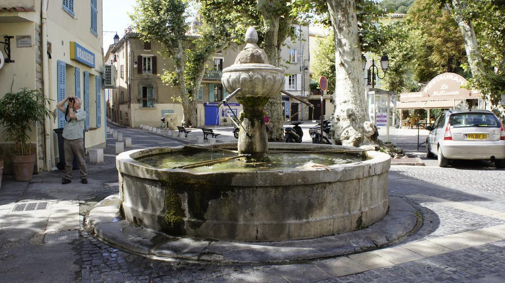 Bed and Breakfast La Vieille Bastide Flayosc Exterior foto